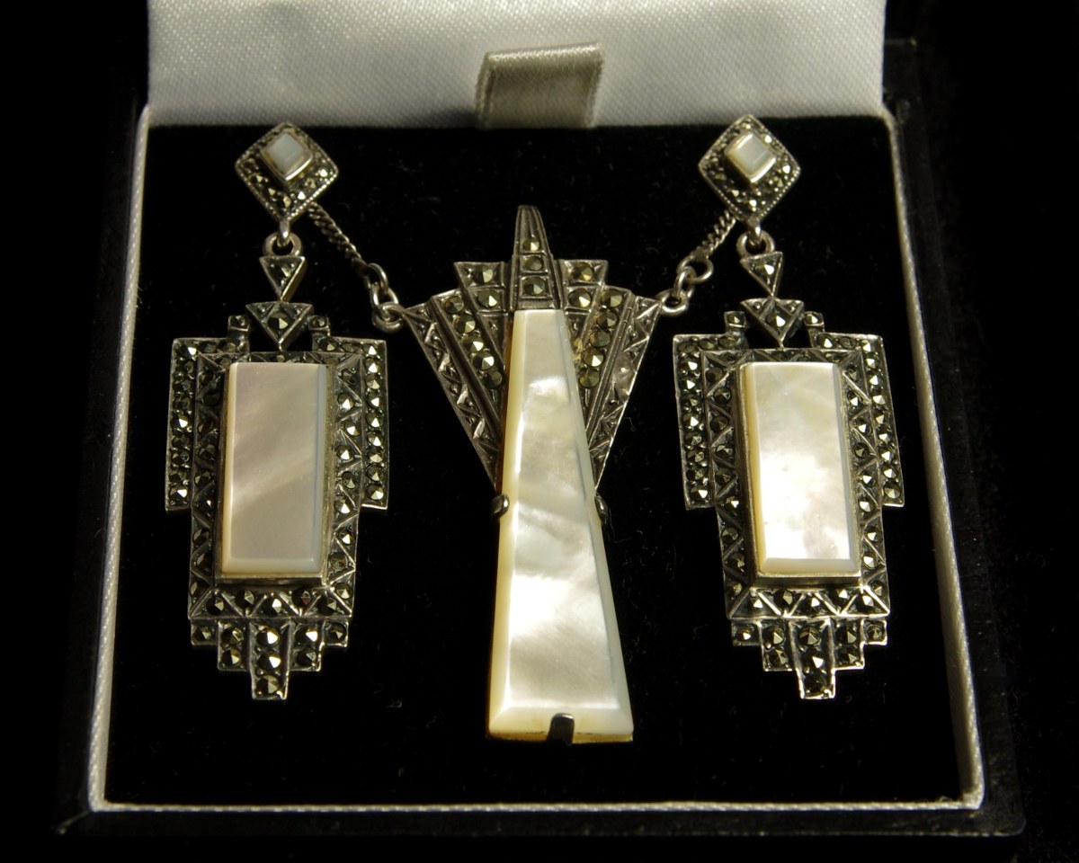Art deco vintage necklace & earrings
