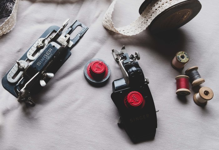 Vintage Singer sewing machine attachment - button holler and zigzagger