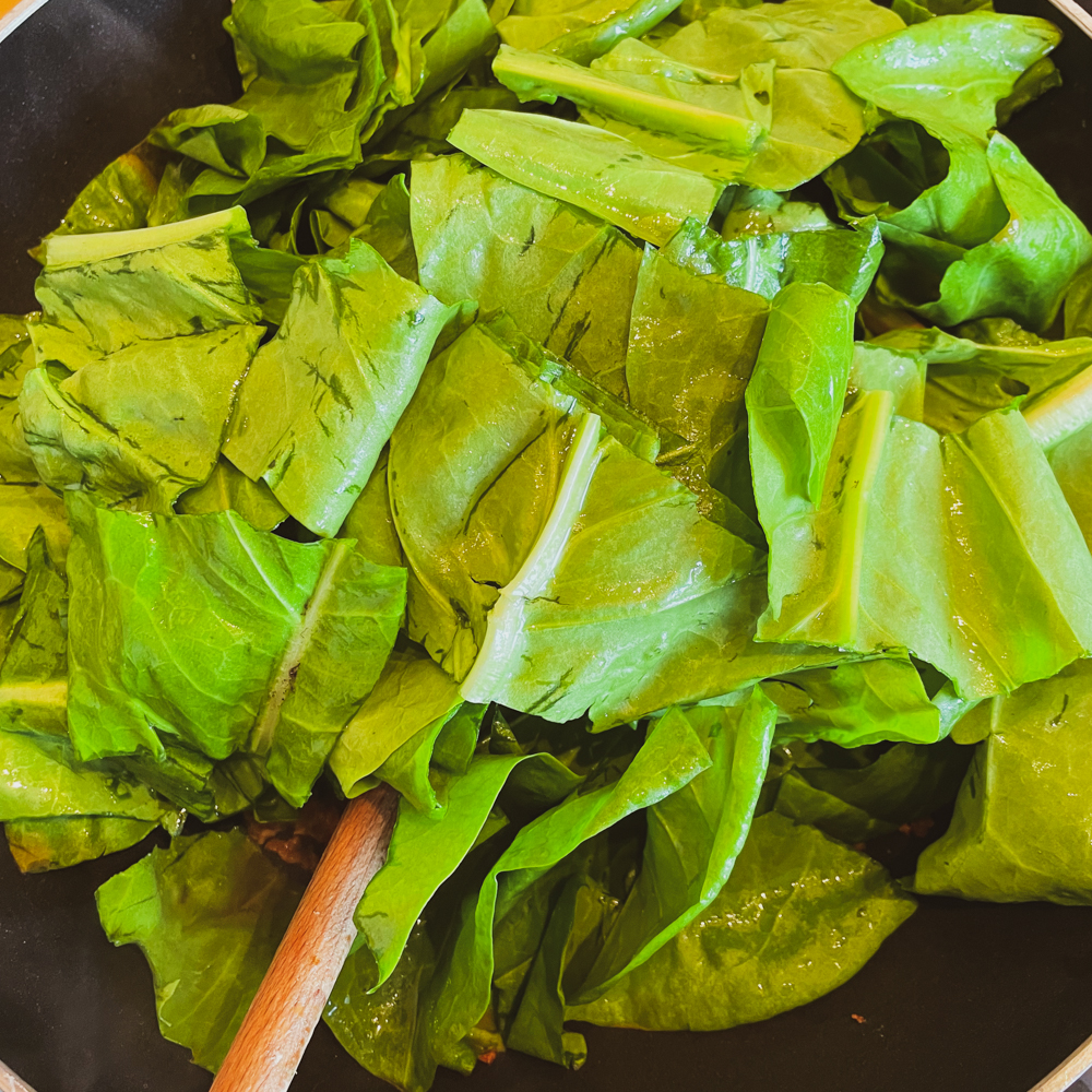 Fresh sorrel ready to be cooked