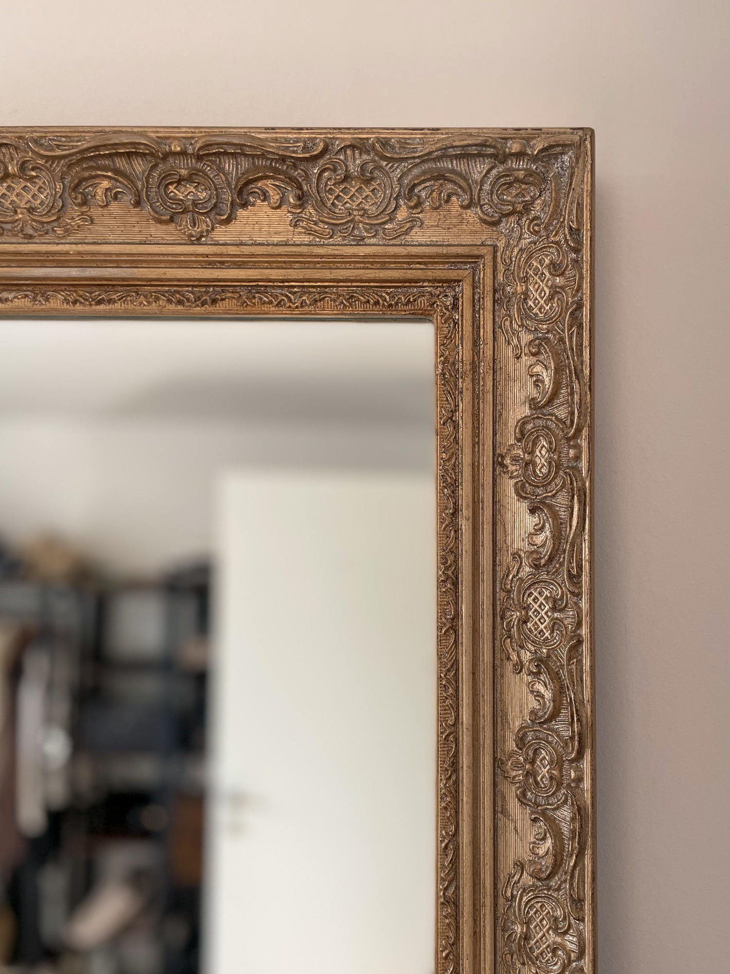 This mirror is going to make me happy