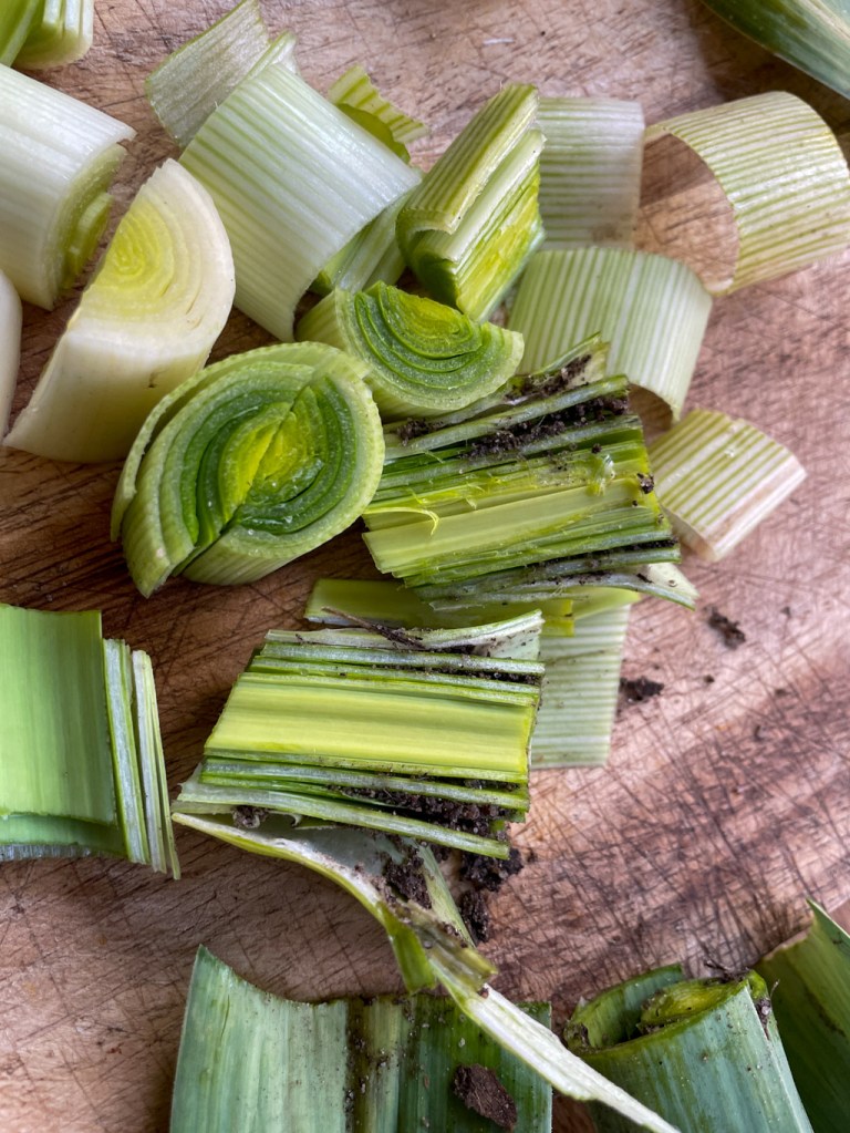 Leeks in need of deep cleaning