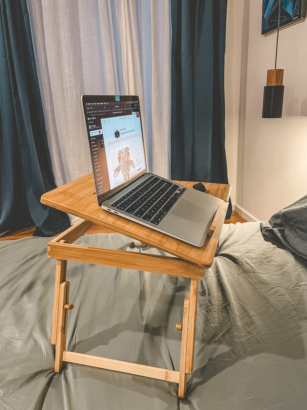 A lap desk to improve your posture