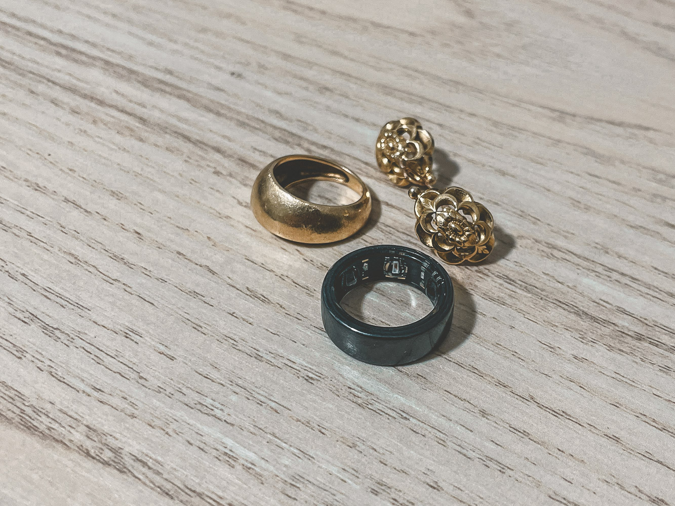 Oura ring with jewellery